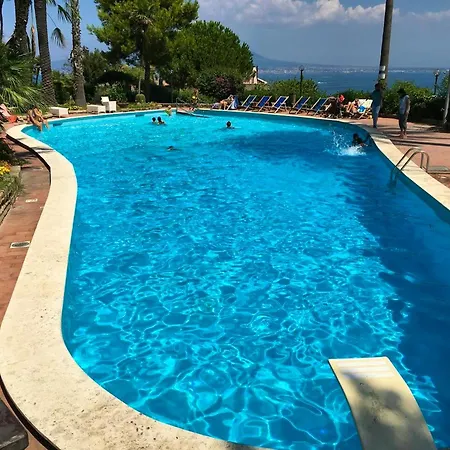 2 Bedrooms Mansion At 100 M Away From The With Shared Pool And Wifi Vico Equense